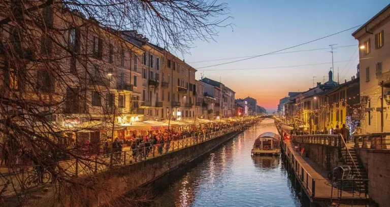 Milano Naviglio Grande Natale