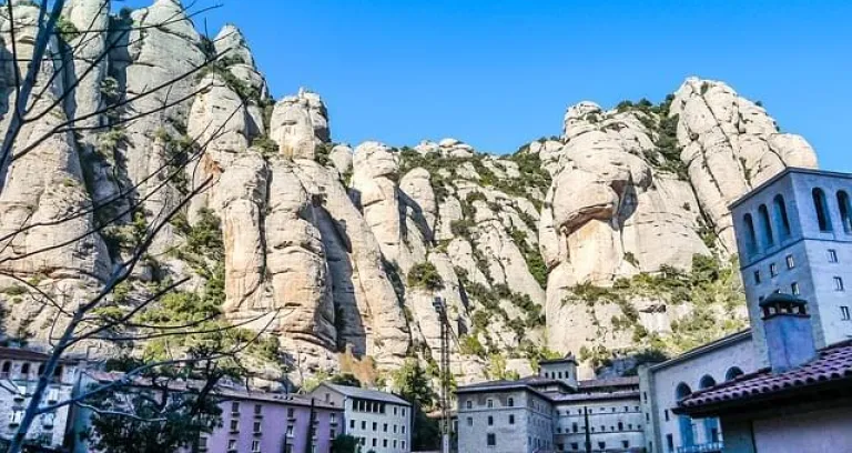 monastero montserrat montagna barcellona