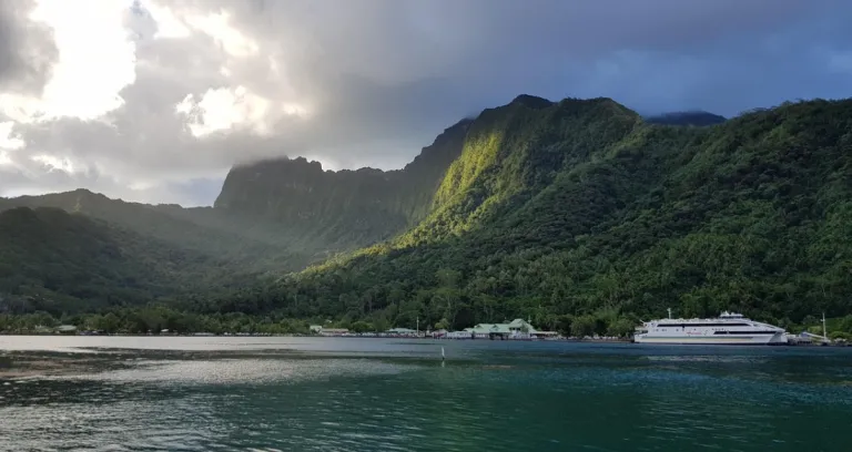 Moorea Isola Polinesia Barca