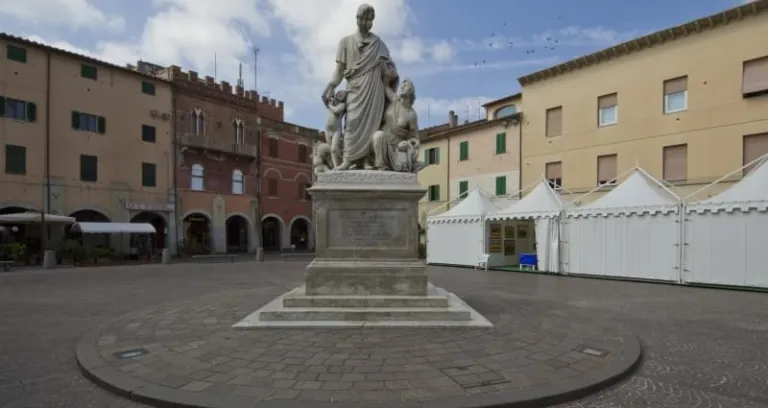moumento a leopoldo di lorena grosseto italy