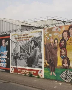 Peace Wall Belfast, Falls Road e la Street Art