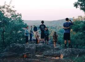 Come funzionano i viaggi di gruppo: costi e opinioni