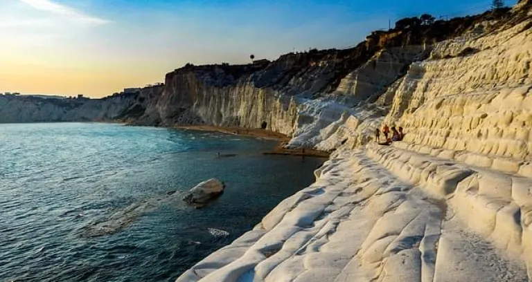 paesaggio natura scogliera bianca