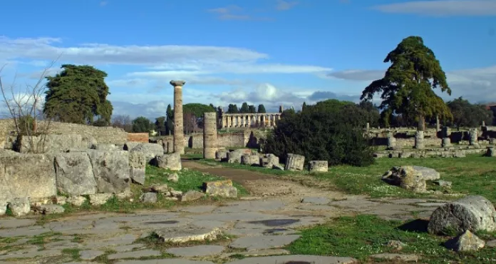 Paestum Via Sacra Archeologia