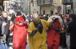 Pasqua a Prizzi in Sicilia: Lu Ballu di li Diavoli