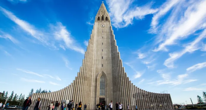 People Hallgrimskirkja Church