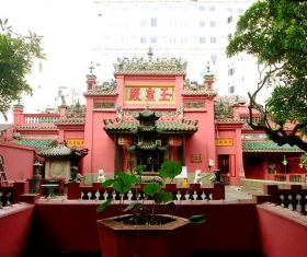 Pagoda di Giada dell'Imperatore (Phuoc Hai Tu)