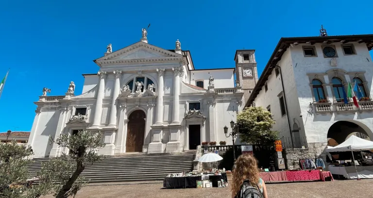 Piazza Vittorio Emanuele E Duomo Di San Michele Arcangelo