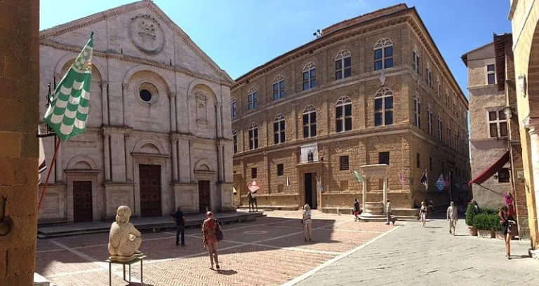Pienza Piazza Pio Ii