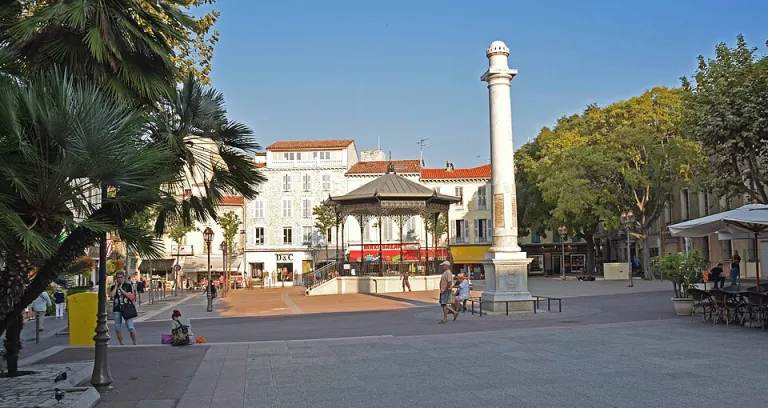 Place Nationale Vieille Ville (Città Vecchia) Antibes