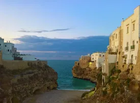 Polignano a Mare: cosa vedere, dove mangiare e cosa fare la sera