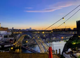 Vita notturna a Porto: locali e quartieri della movida