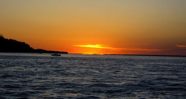 Ra O Parana Argentina Riverbero