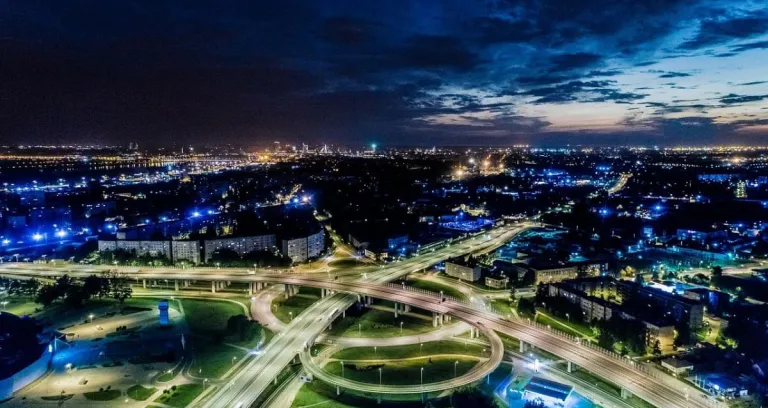 Riga Vista Aerea Notte Traffico