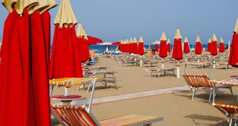 Rimini Italia Spiaggia Gli Ombrelli