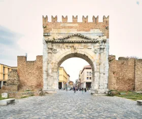 Arco di Augusto e Piazza Tre Martiri