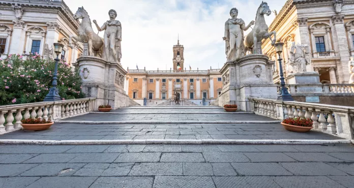 Rome Italy Circa August 2020 Staircase Capitolium Square Piazza Del Campidoglio Made By Michelangelo It Is Home Rome Roma City Hall Sunrise Light Before Turist Arrival 1