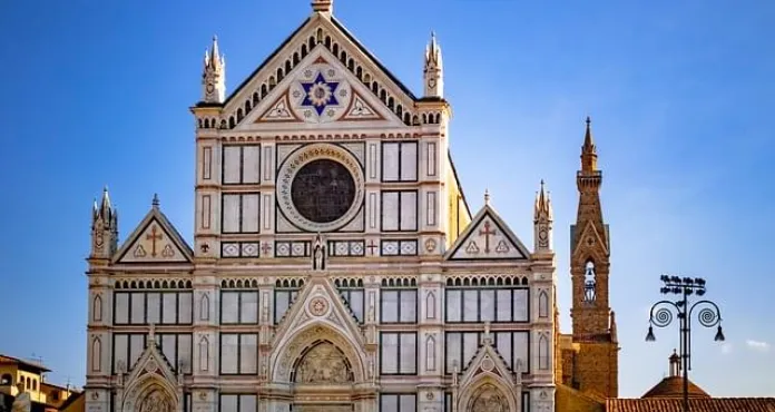 facciata della basilica di santa croce a firenze