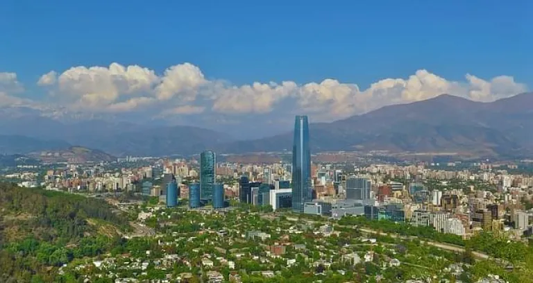 vista sul punto panoramico Sky Costanera a santiago del chile