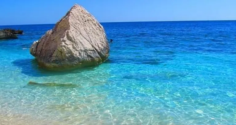 sardegna cala mariolu mare acqua