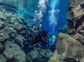 Visita alla Faglia di Silfra, Islanda: come arrivare, prezzi e consigli
