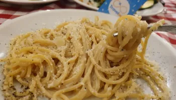 Spaghetti cacio e pepe