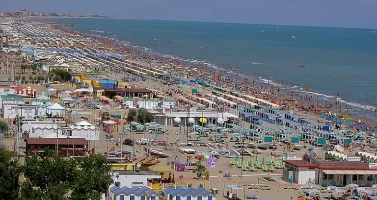 Spiaggia Di Riccione 02