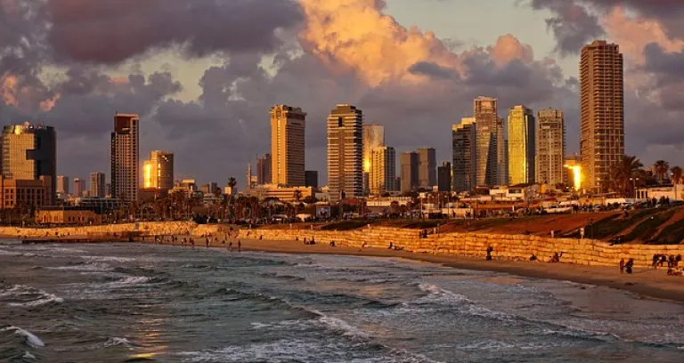 spiaggia tel aviv tramonto