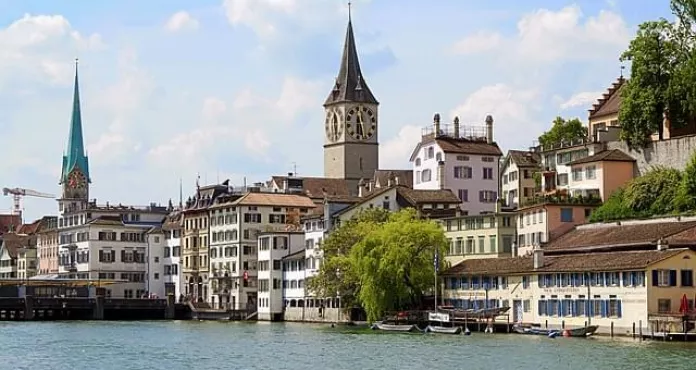 svizzera zurigo limmat river