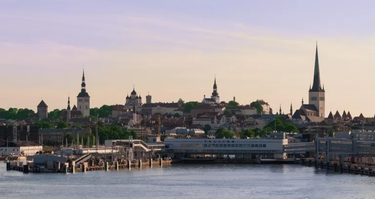 Tallin Estonia Skyline Citta 1