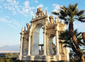 Visita alla Fontana del Gigante a Napoli: Come arrivare, prezzi e consigli