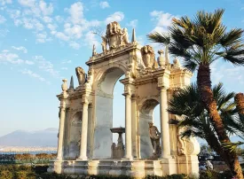 Visita alla Fontana del Gigante a Napoli: Come arrivare, prezzi e consigli