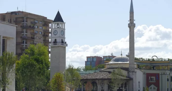 Tirana Albania Volantini Vecchio 1