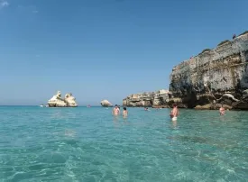 Torre dell'Orso, Puglia: info, immagini e come arrivare alla spiaggia del Salento