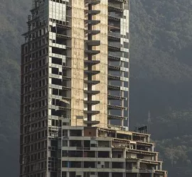 La Torre di David a Caracas: una baraccopoli in un grattacielo