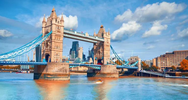 Tower Bridge Bright Sunny Day Autumn 1 1