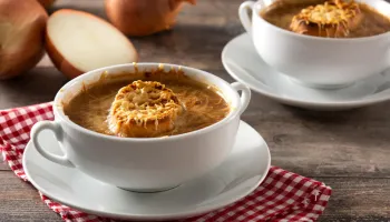 Soupe à l'oignon gratinée