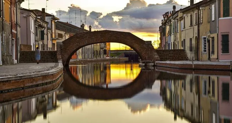 Tramonto Riflesso A Comacchio