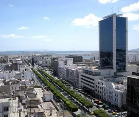 Avenue Habib Bourguiba e Clock Tower