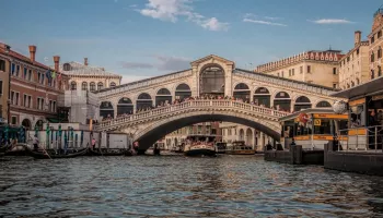 Vita notturna a Venezia: locali e quartieri della movida
