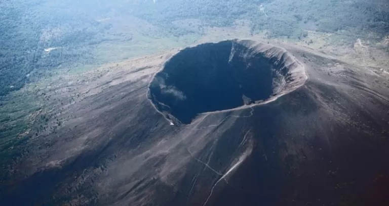 Cratere principale del Vesuvio