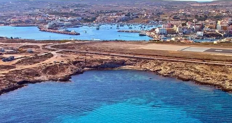 Aeroporto 2c Lampedusa 285253884587 29