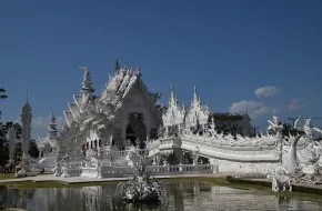 Visita al Tempio di Wat Rong Khun, Chiang Rai: come arrivare, prezzi e consigli