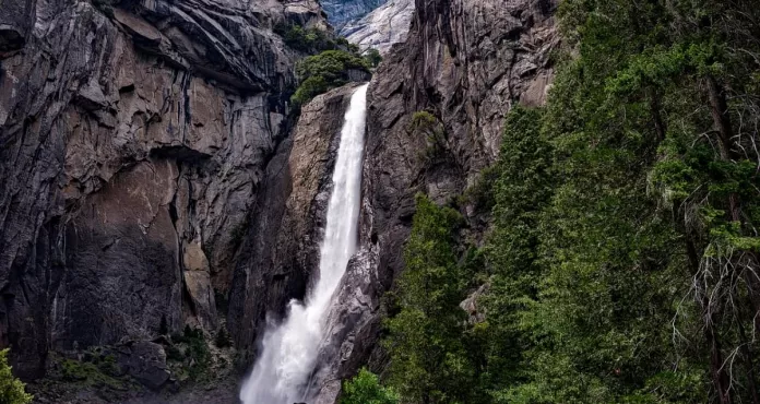 Yosemite Parco Nazionale Montagne 1