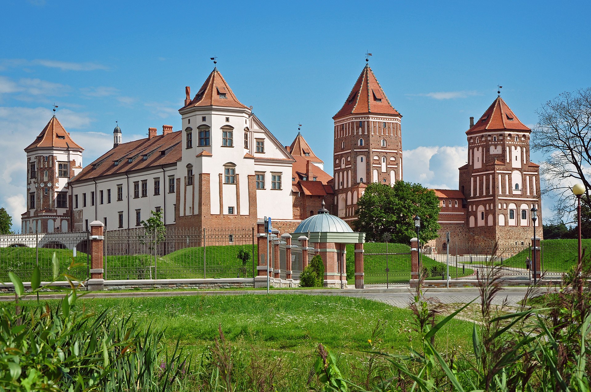 комплекс мирского замка