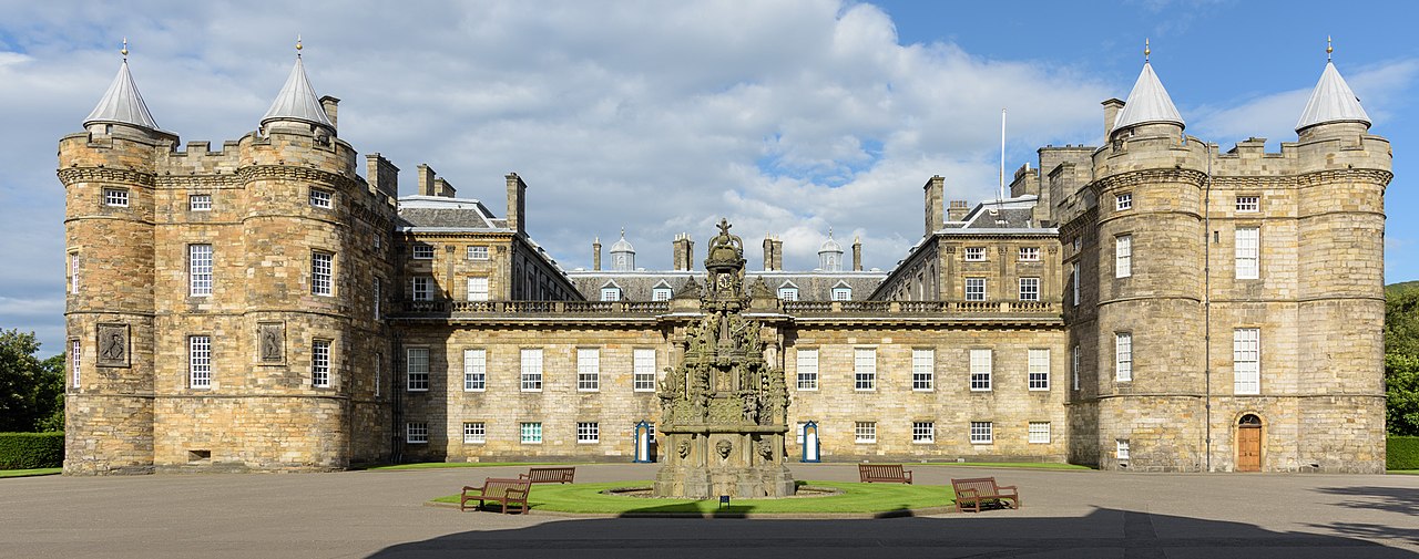 1280px holyroodhouse front view
