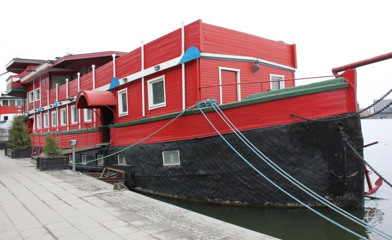 The red Boat Malaren