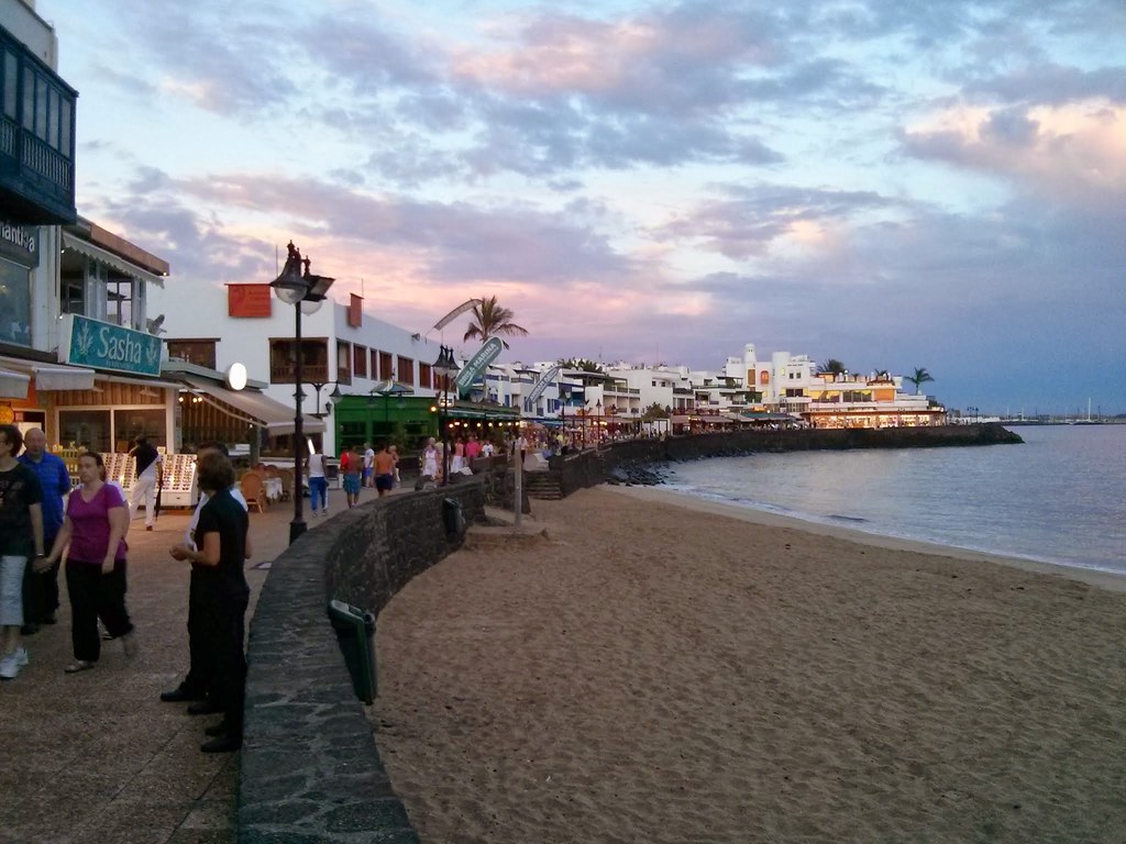 Lungomare di Playa Blanca, località balneare a sud di Lanzarote