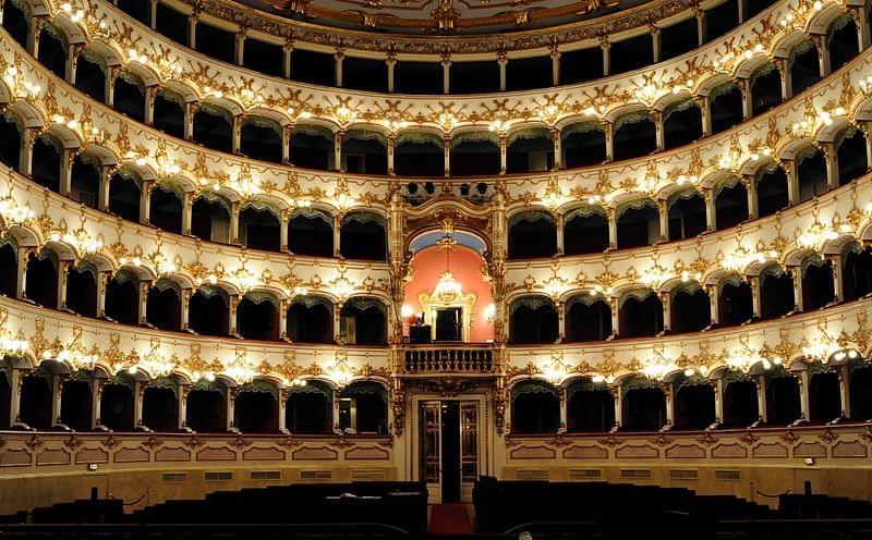 800px teatro piacenza