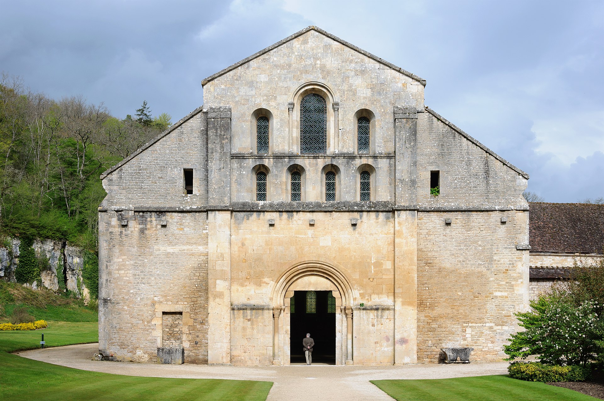 abbaye fontenay eglise facade